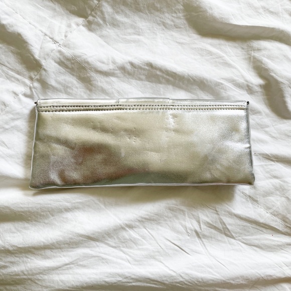 Silver Clutch - Picture 6 of 12